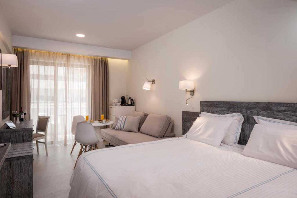 Двухместный (Улучшенный двухместный номер с 1 кроватью), Bio Suites Hotel