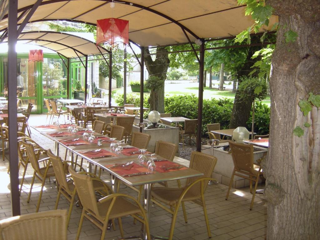F&B