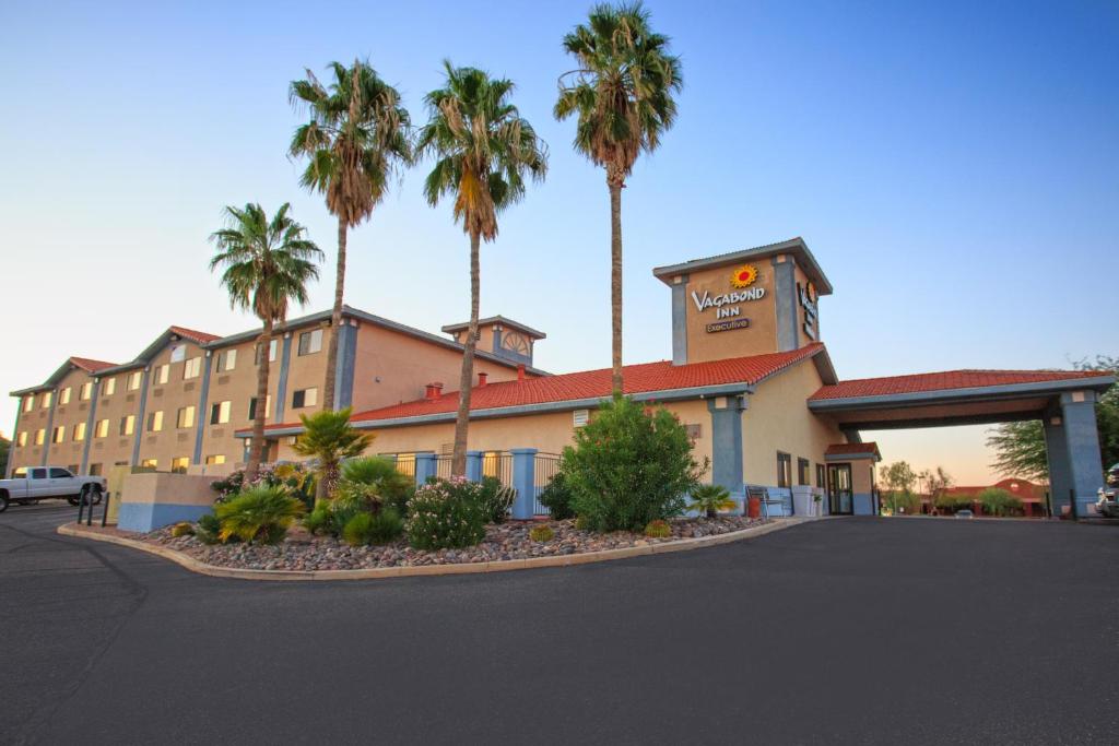Vagabond Inn Executive - Green Valley image