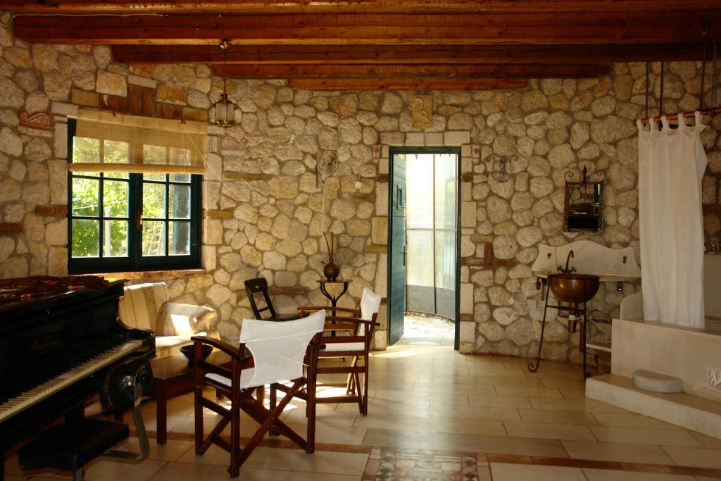 Musician's Round House & Castello photo 4