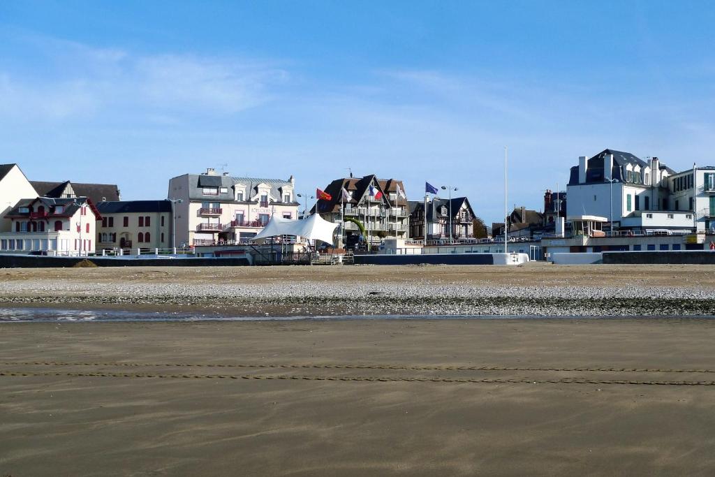 Plazza front de Mer photo 2