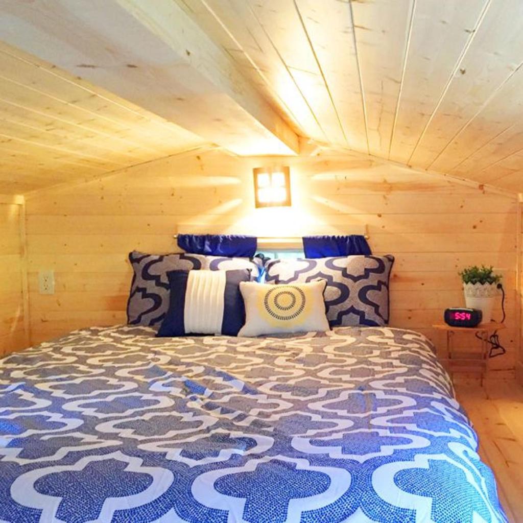 Leavenworth Camping Resort Tiny House Belle image