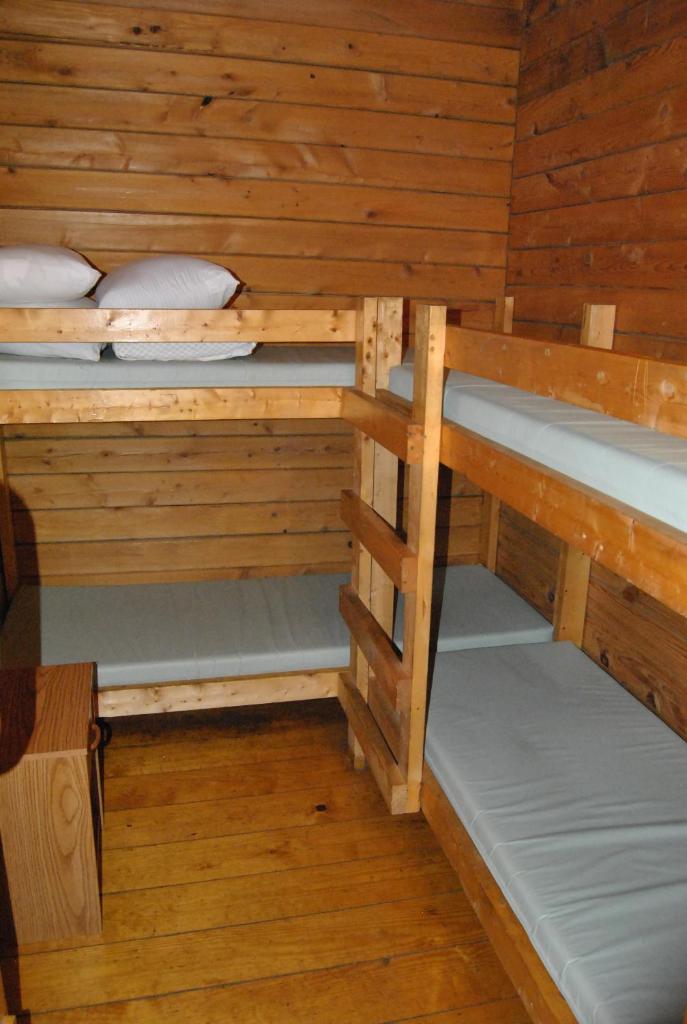 Robin Hill Camping Resort Two-Bedroom Cottage 6 image