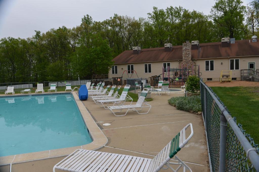 Appalachian Camping Resort Park Model 2 photo 2