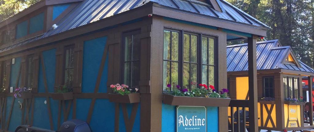 Leavenworth Camping Resort Tiny House Adeline photo 1