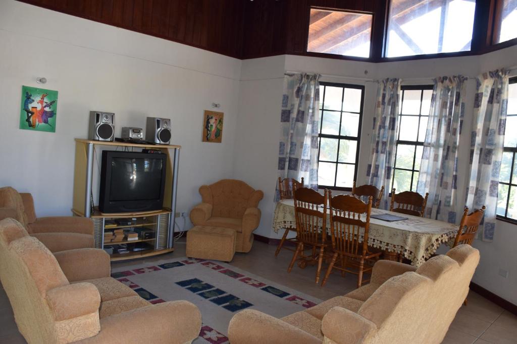 5Bedrooms Eulen Villa Arthur Seat St Thomas Barbados photo 2
