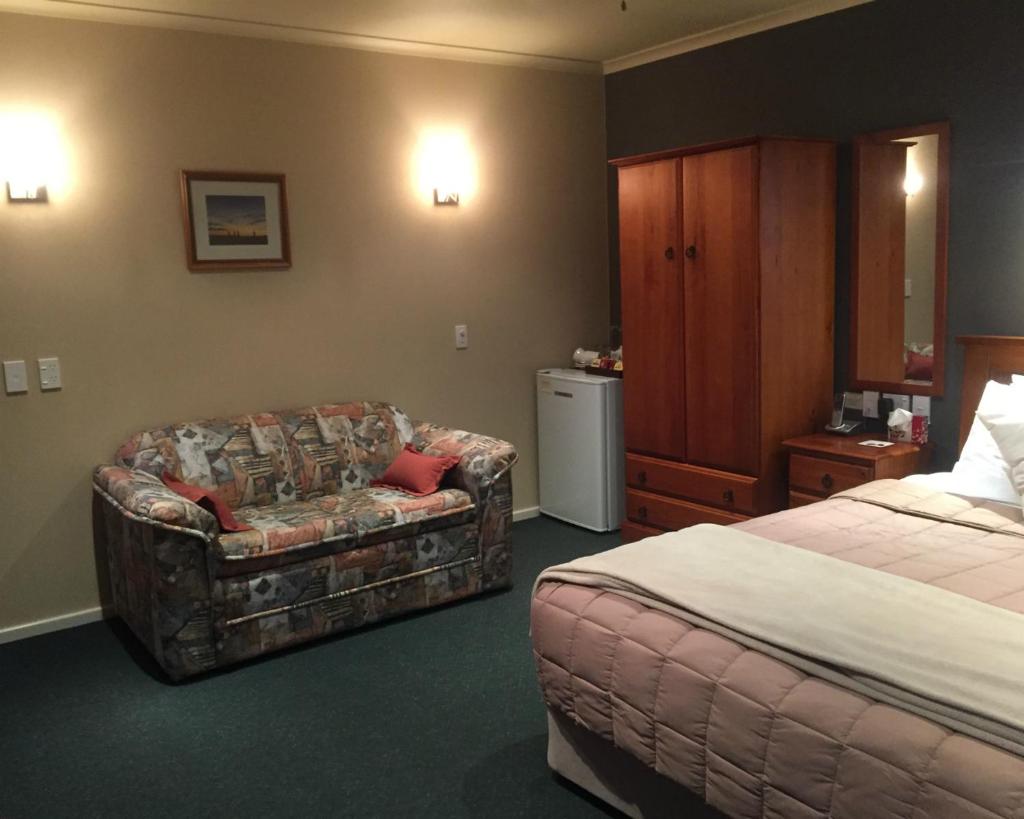 Lake Roxburgh Lodge photo 4