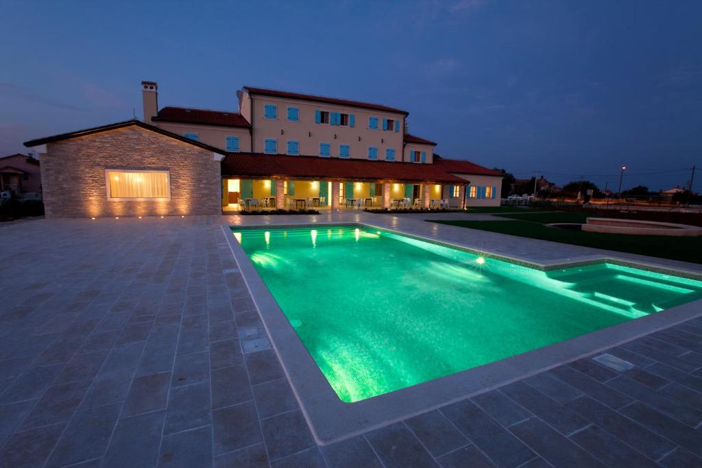 VELANERA Hotel & Restaurant photo 2