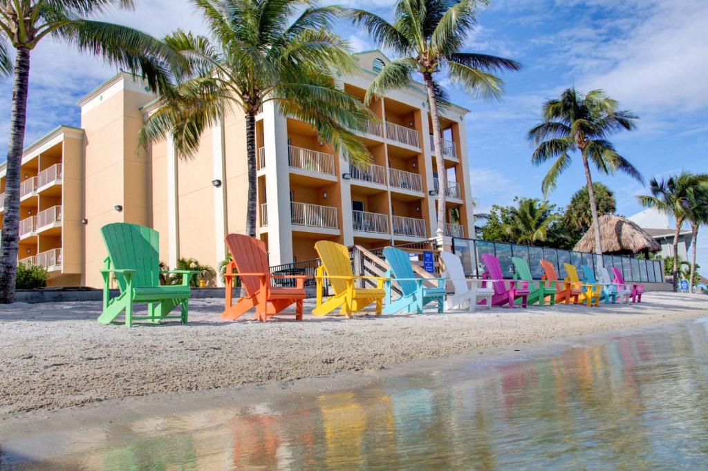 Hutchinson Island Plaza Hotel & Suites photo 1