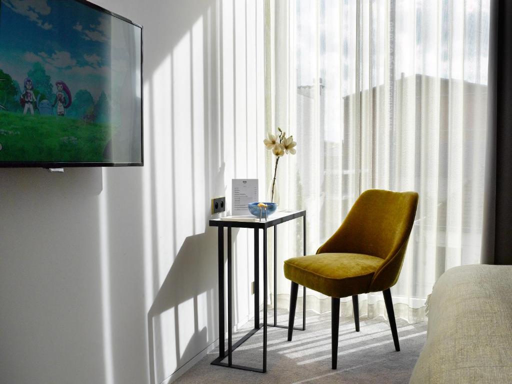 Hotel Damier - Tap to explore photos