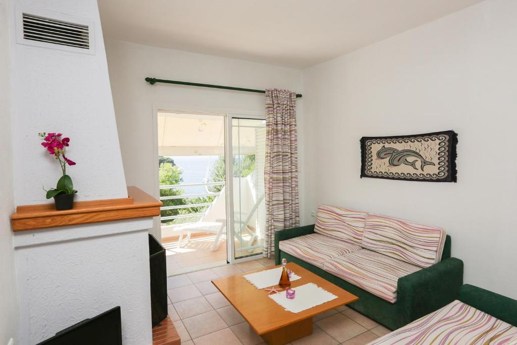 Kolios Seaside Apartments photo 4