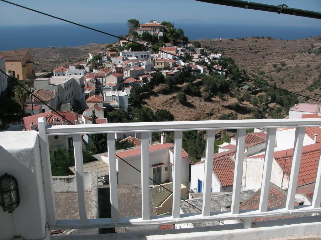 3-level doll house in Kea Ioulida/Chora, Cyclades photo 2
