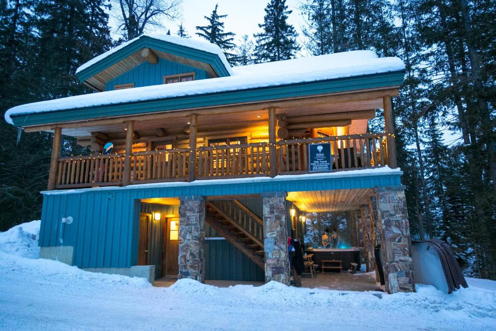 Snow Creek Cabins by Fernie Lodging Co photo 4