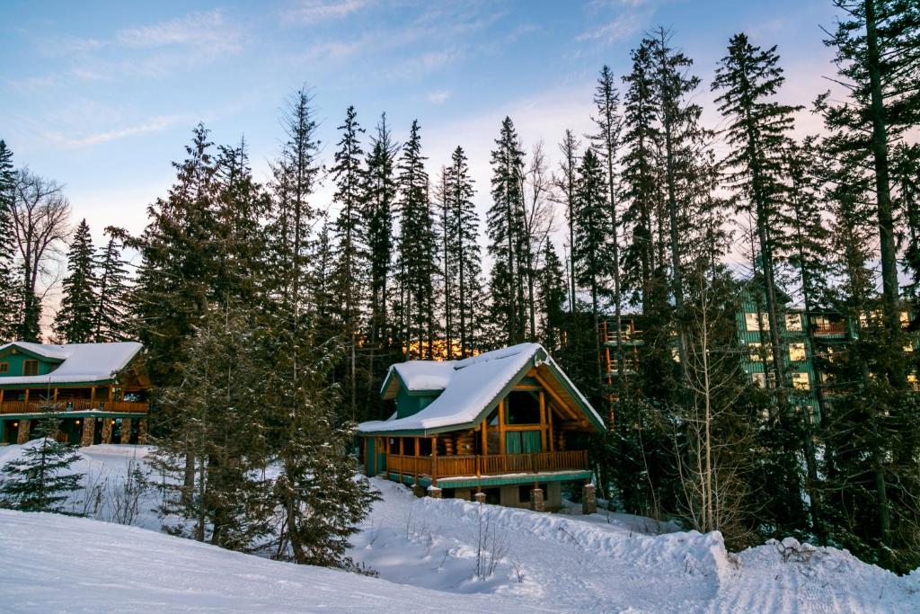 Snow Creek Cabins by Fernie Lodging Co photo 1