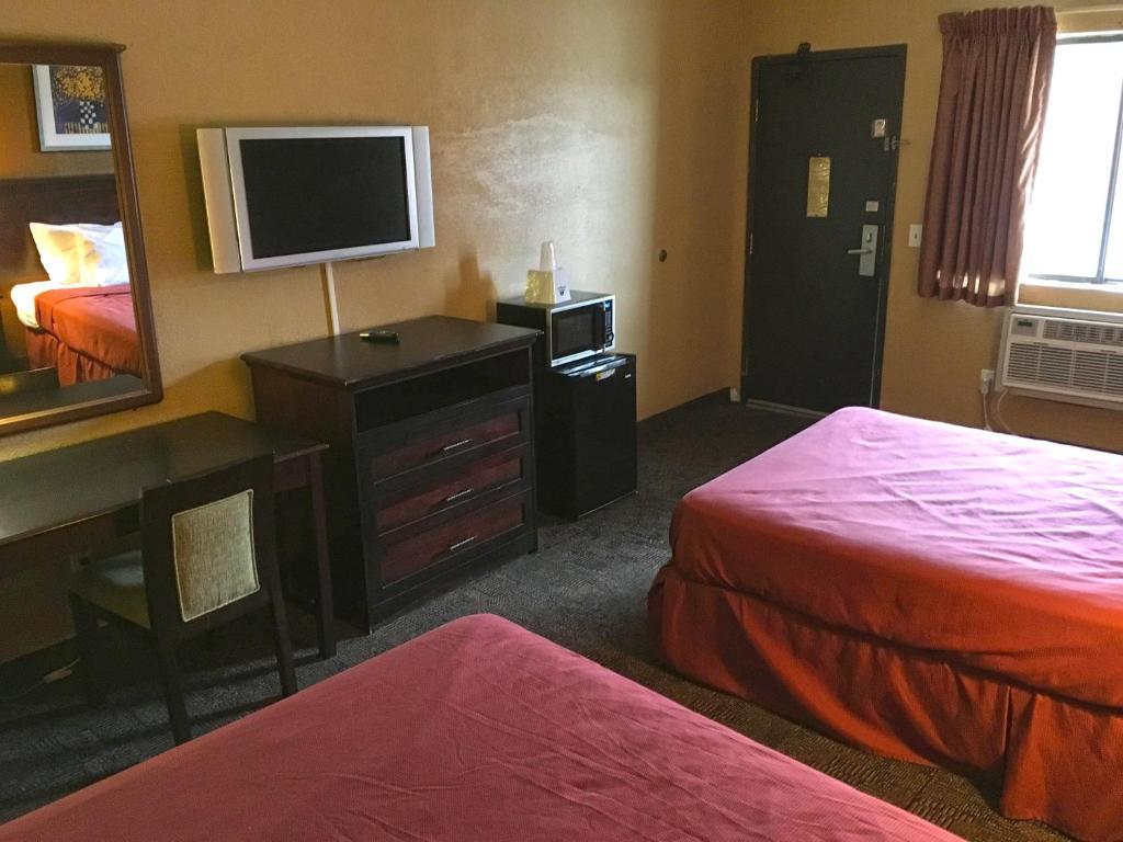 Americas Best Value Inn-Livonia/Detroit photo 1