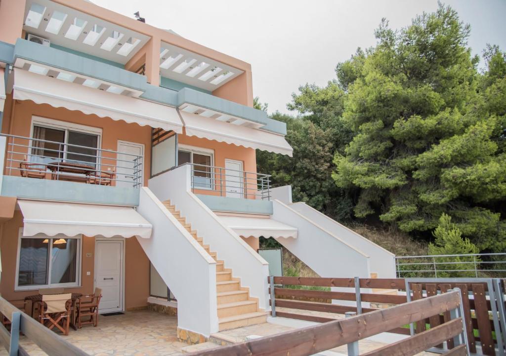 Aperanto House Paralia Loutsas photo 2