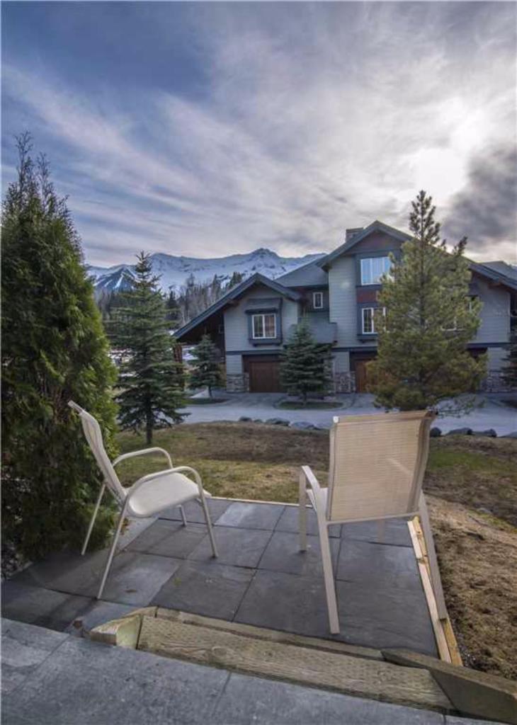 Pinnacle Ridge Chalets by Fernie Lodging Co photo 1