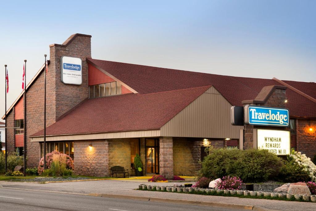 Travelodge by Wyndham North Bay Lakeshore photo 3