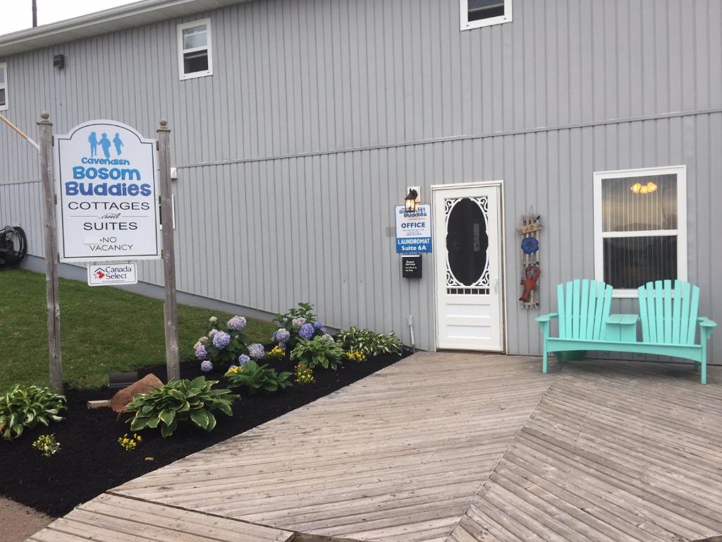Cavendish Bosom Buddies Cottages & Suites photo 1