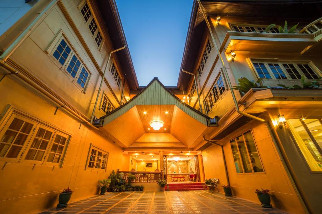Nakaraj Princess Chiang Rai - Walking Street photo 1