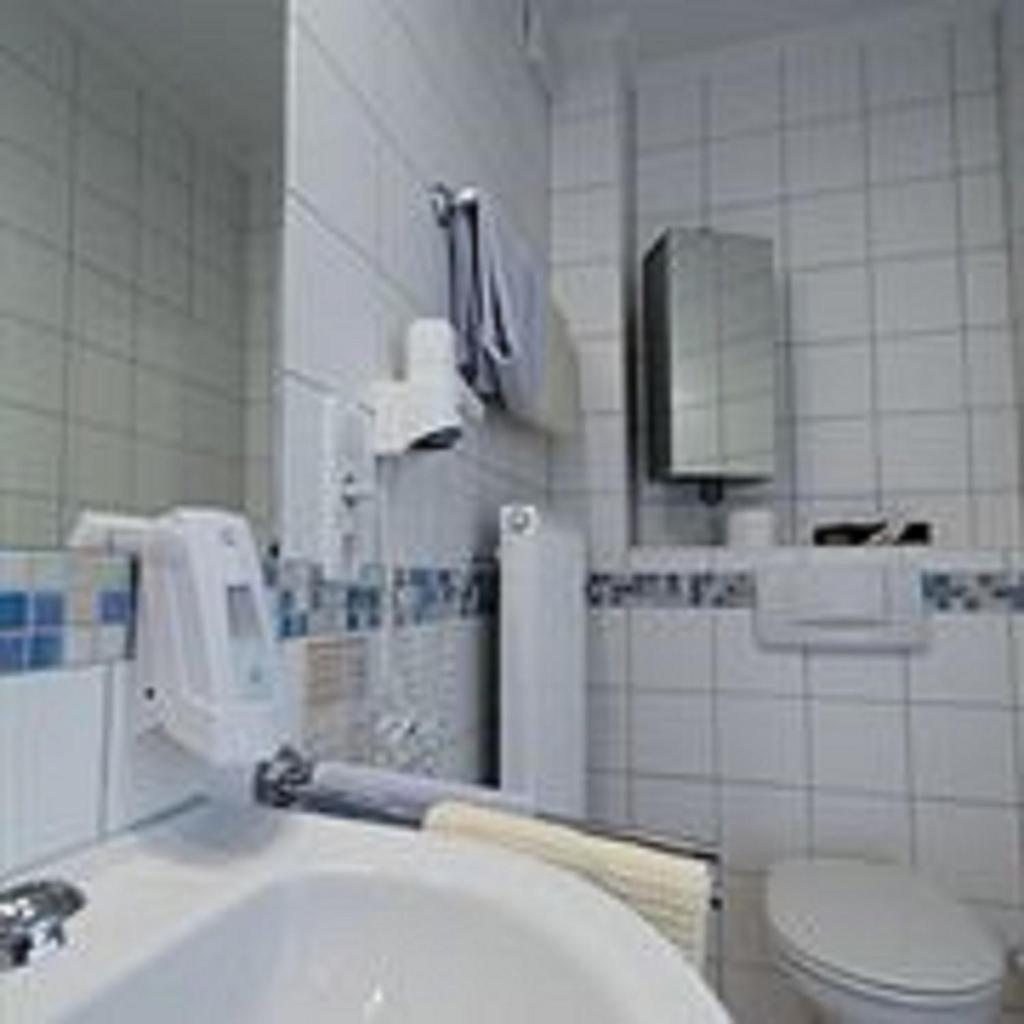 Hotel und Landgasthof Zum Bockshahn photo 2