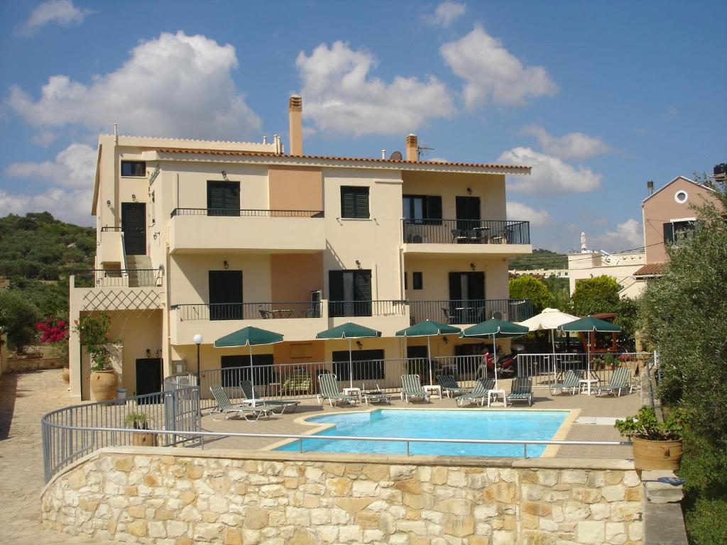 Irida Apartments -EX BLAZIS HOUSE photo 4