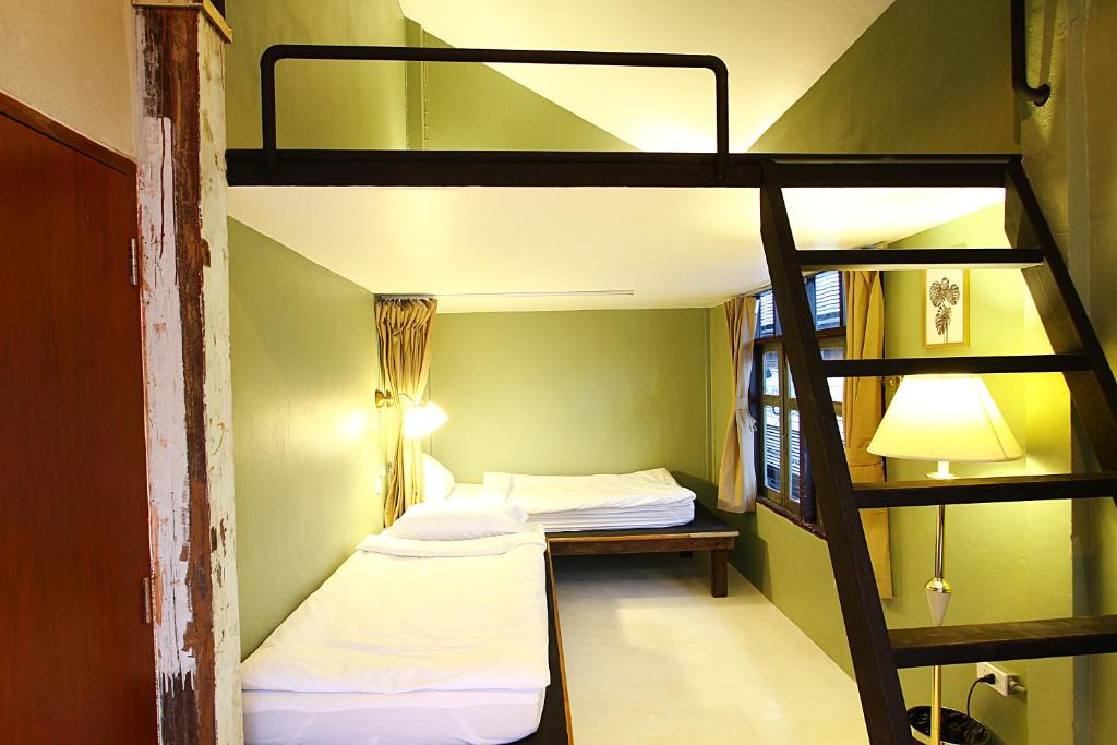 Четырехместный (Четырехместный номер с собственной ванной комнатой), Here Hostel Bangkok