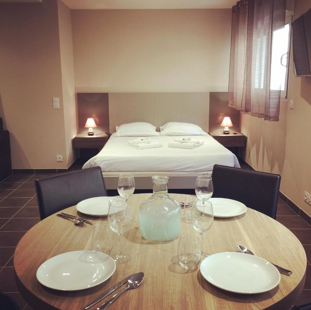 Студио (Улучшенный семейный номер-студио), Appart Hotel Villa Serafina
