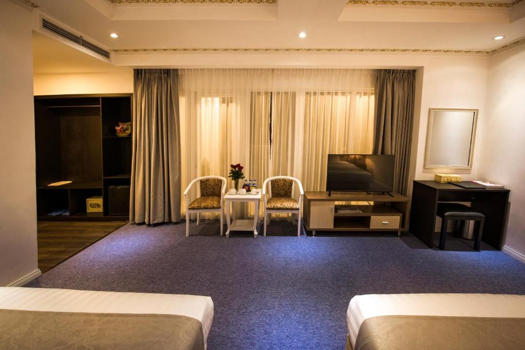 Семейный (Семейный номер Делюкс), Golden Crown Hotel