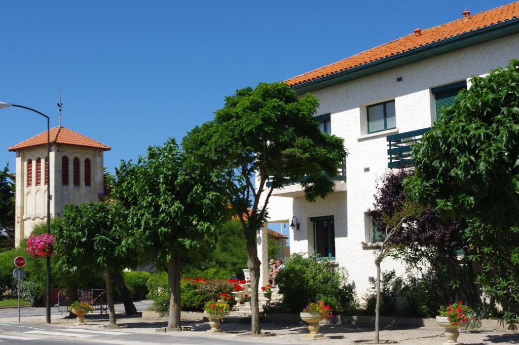 Hotel des Pins photo 1