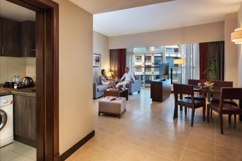 Сьюит (Люкс «Премиум»), Курортный отель Khalidiya Palace Rayhaan by Rotana, Abu Dhabi