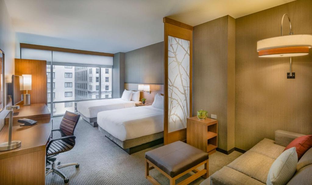 Hyatt Place Washington DC/White House Room Type - Queen Room with Two Queen Beds and Sofa Bed