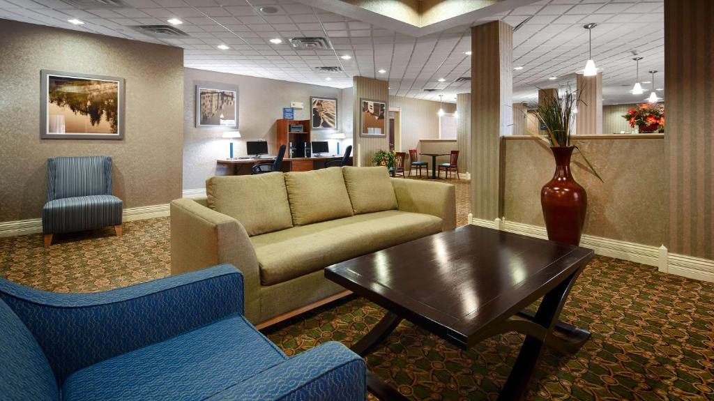 Best Western Plus Kalamazoo Suites photo 3