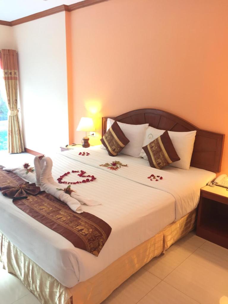 Двухместный (Улучшенный двухместный номер с 1 кроватью), Aonang Village Resort