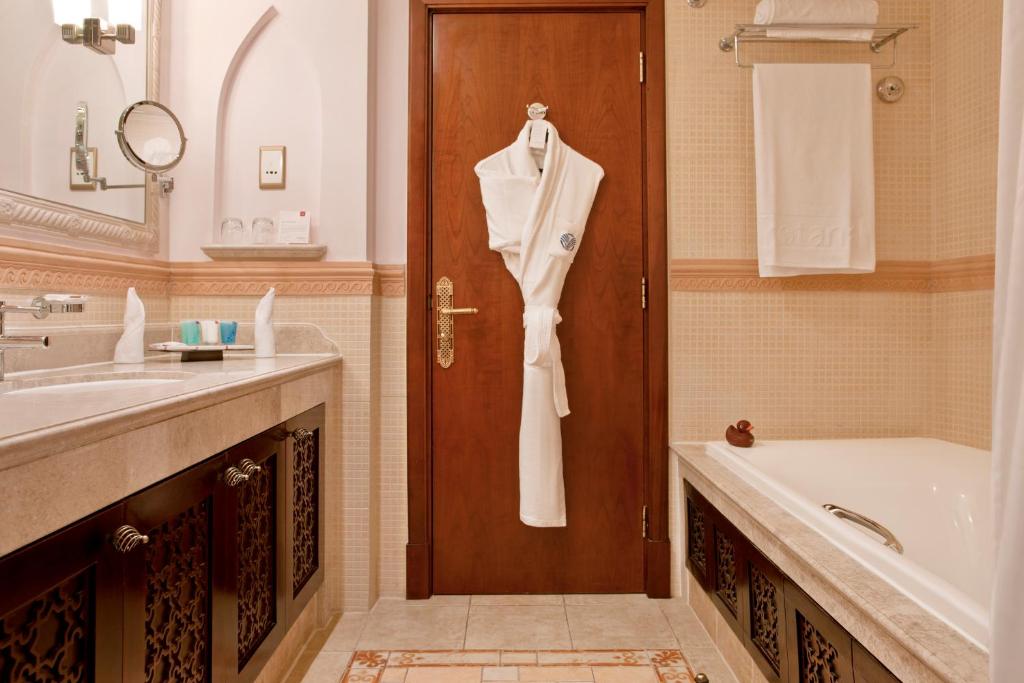 Апартаменты (Люкс с 1 спальней), Отель Arjaan by Rotana - Dubai Media City