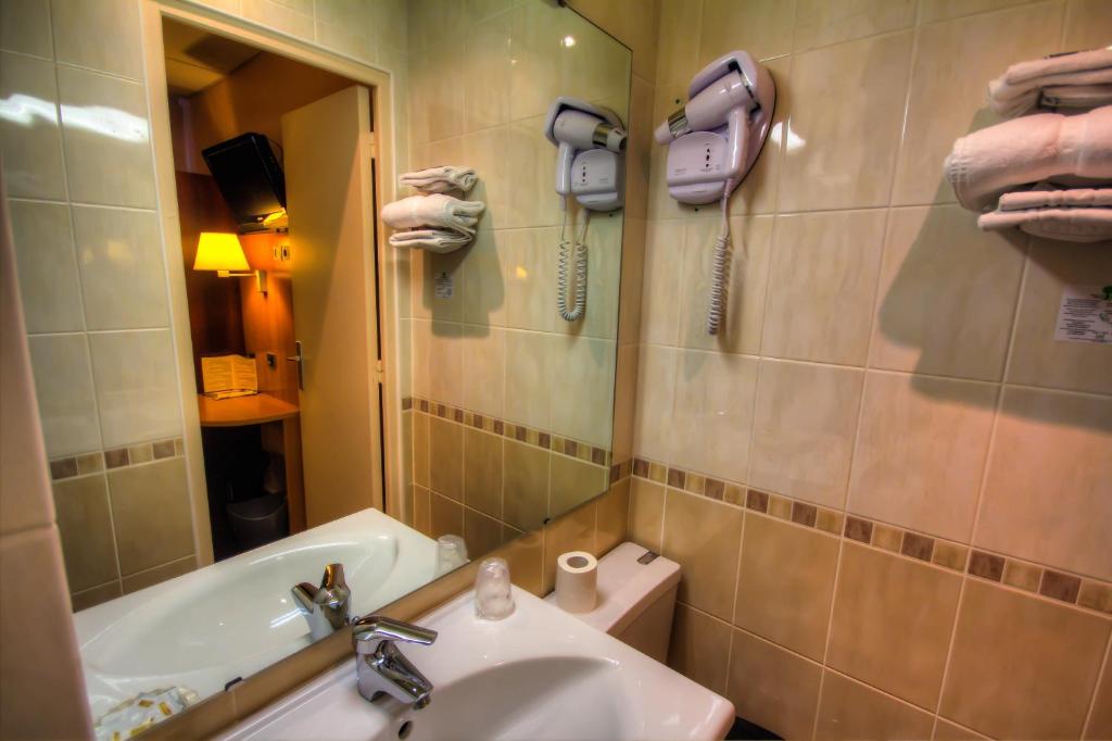 Одноместный (Одноместный номер с душем), Hôtel Des Trois Gares