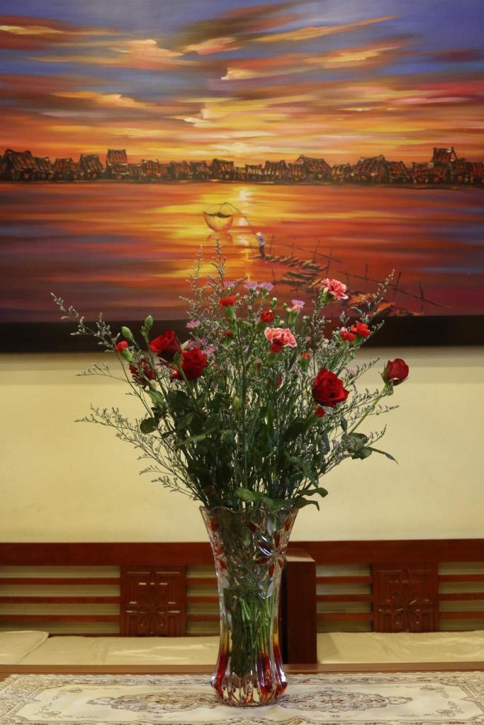 Long Life Riverside Hotel