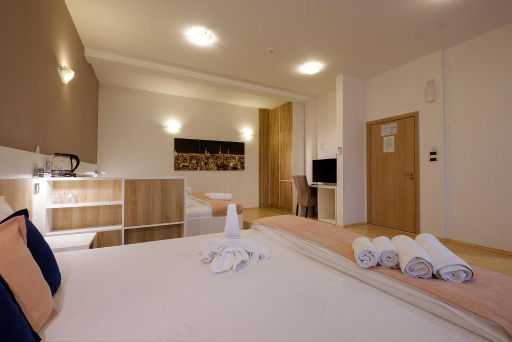 Семейный (Семейный номер с балконом), Airport Hotel