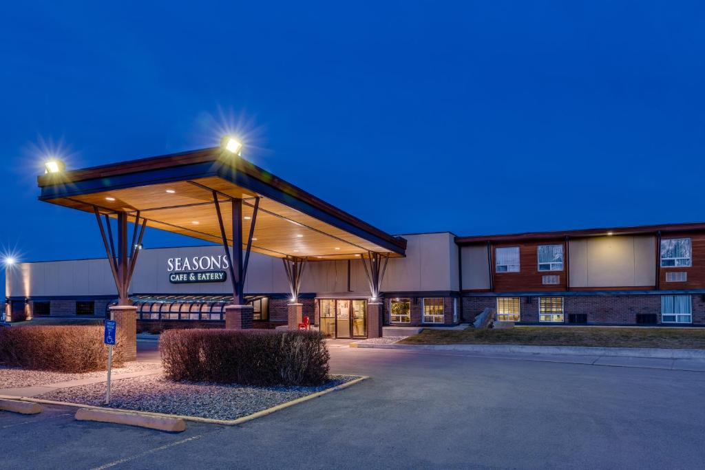 Heritage Inn Hotel & Convention Centre - Pincher Creek photo 1