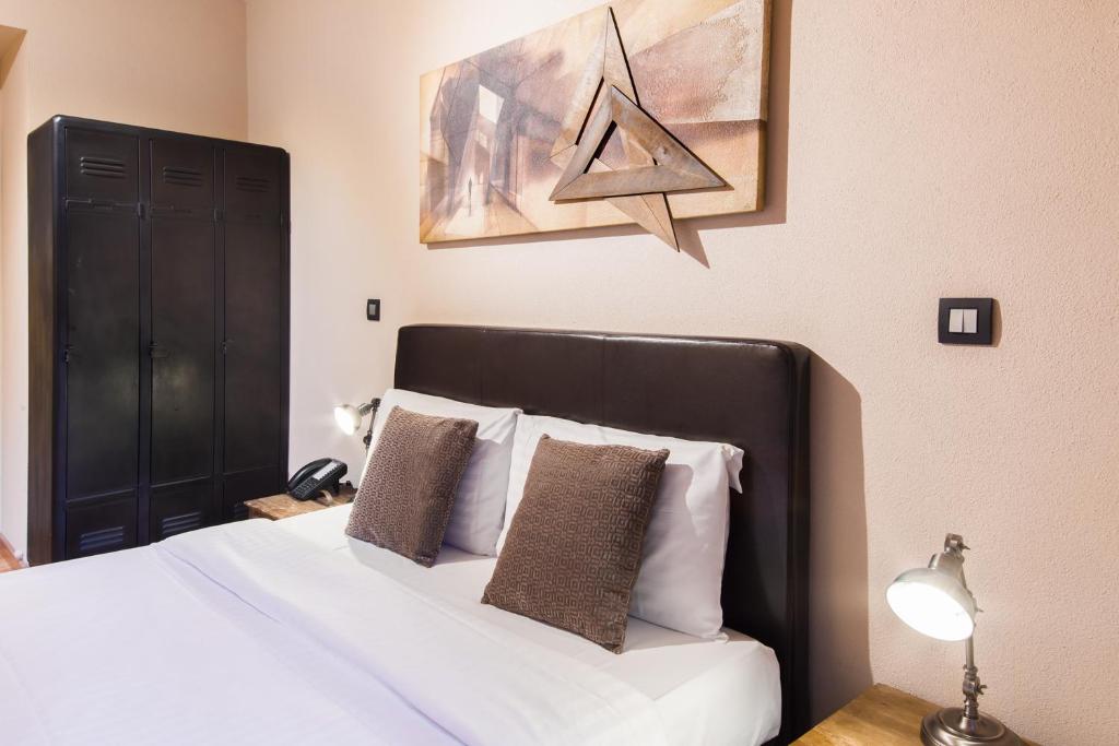 Двухместный (Двухместный номер с видом на сад - Мансарда), Auberge Communale de Carouge
