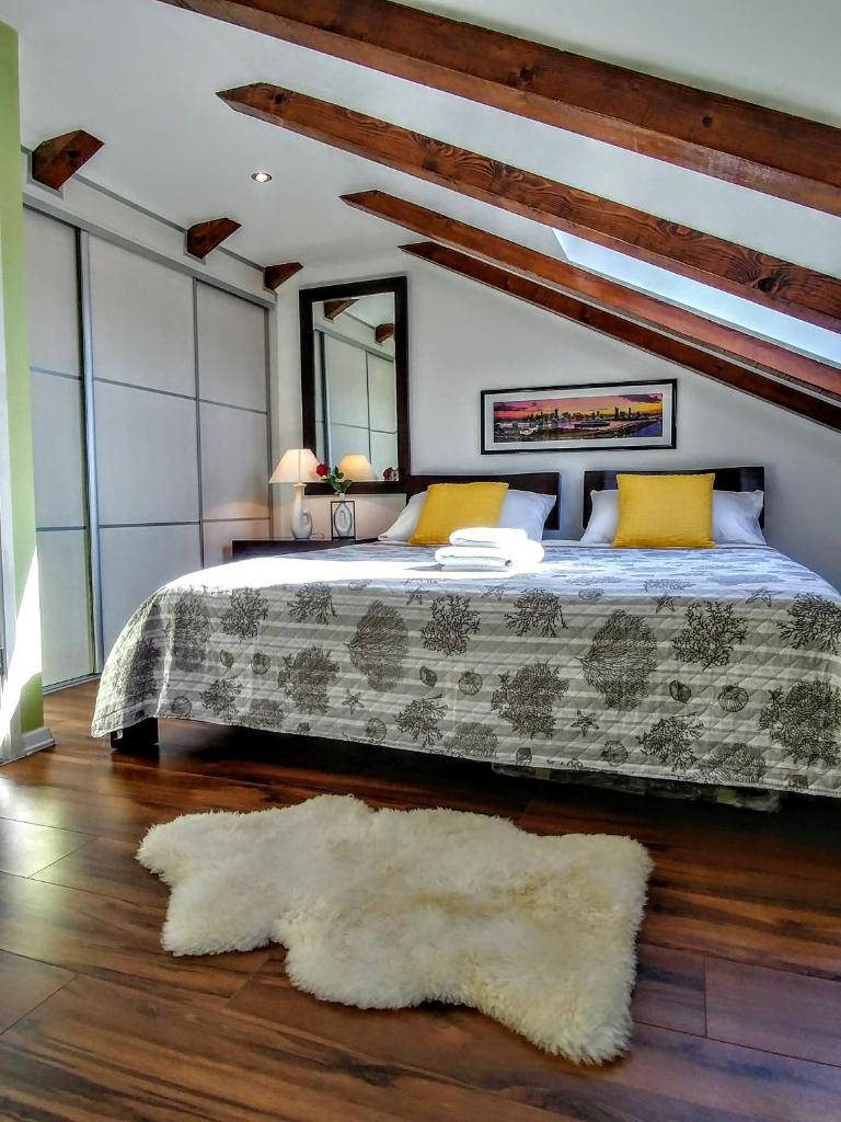 Dubrovnik 2 bedroom 2 bathroom sea view, private free parking - Tap to explore photos