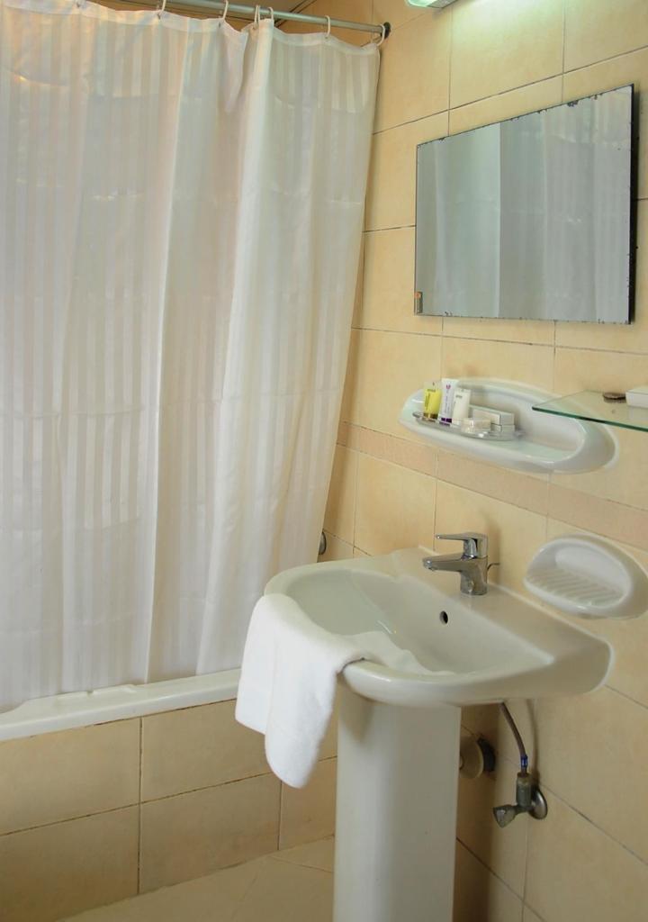 Апартаменты (One Bedroom Queen and Single Bed), Апарт-отель Tulip Inn Hotel Apartment