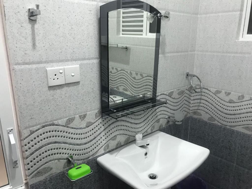 Двухместный (Бюджетный двухместный номер с 1 кроватью), Hiru Resort Inn Unawatuna