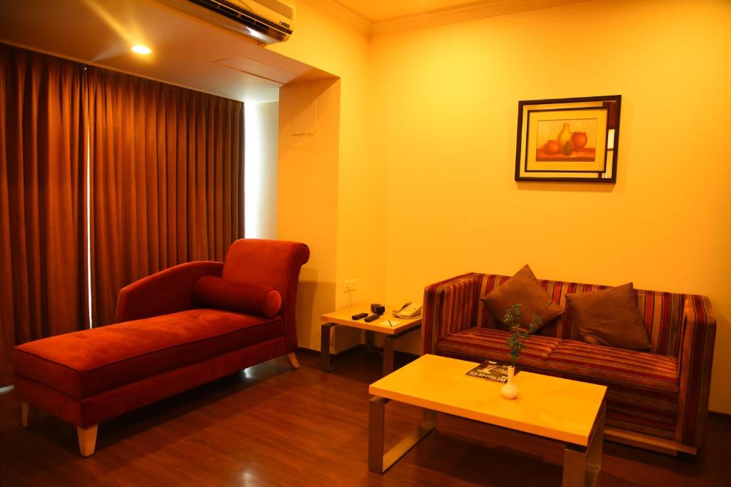 Сьюит (Представительский люкс), Royal Orchid Suites Whitefield Bangalore