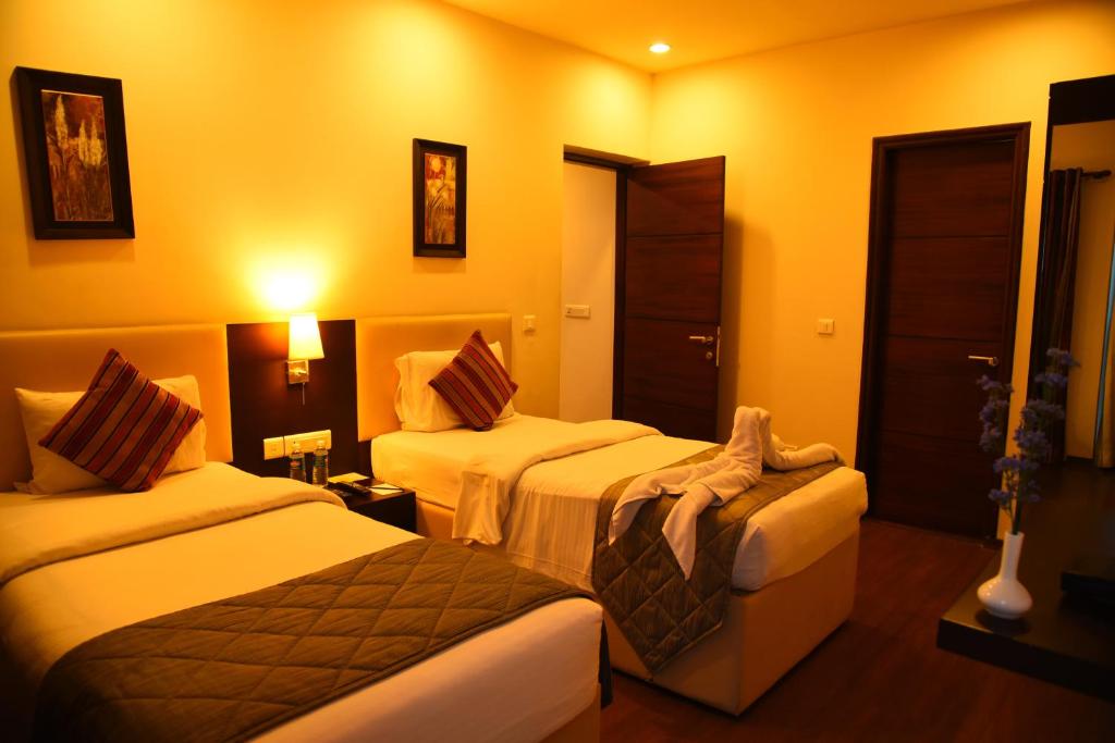Двухместный (Staycation Offer - Studio Suites), Royal Orchid Suites Whitefield Bangalore