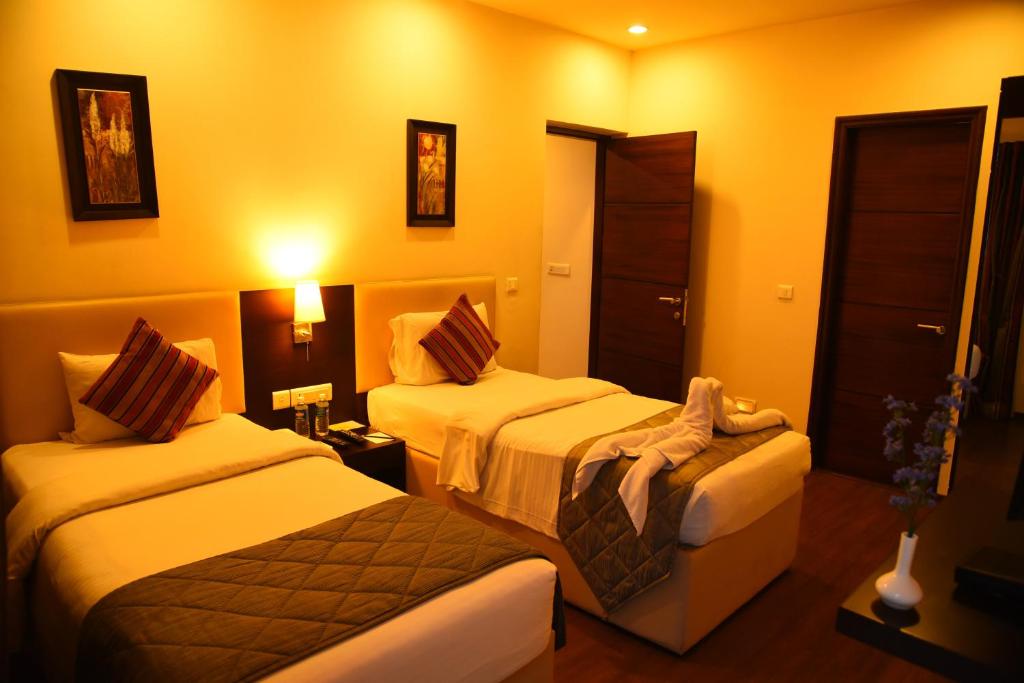 Двухместный (Staycation Offer - Studio Suites), Royal Orchid Suites Whitefield Bangalore