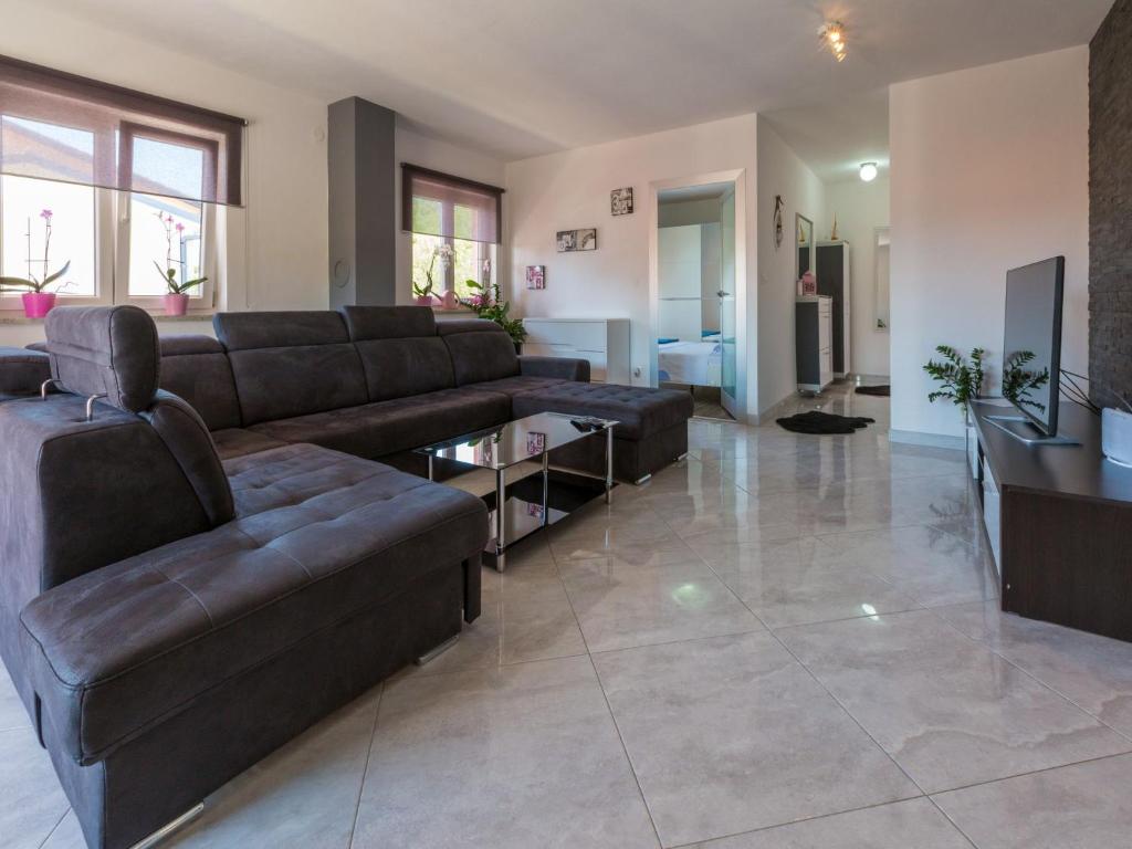 Apartments KETY photo 4