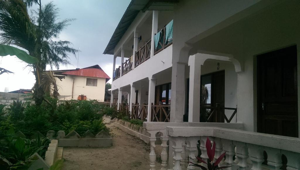 Union Beach Bungalow photo 4