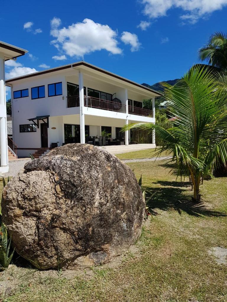 Апартаменты (Улучшенные апартаменты с 1 спальней – Вид на море), Beach Cottages