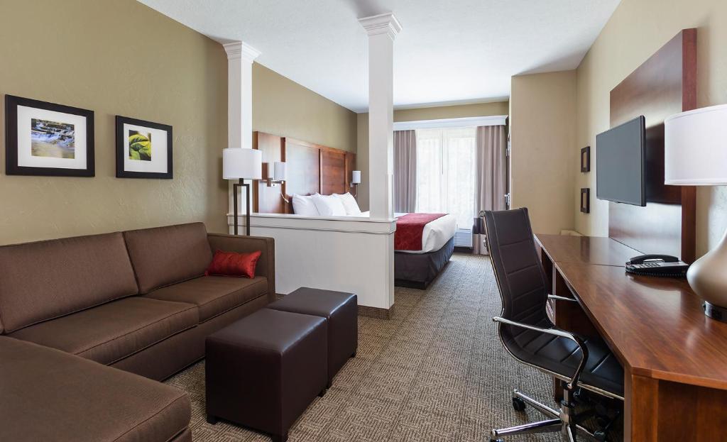 Comfort Suites Hartville-North Canton photo 2
